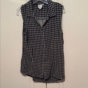 White Crow Black and White Checkered Sleeveless Shirt